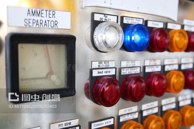 公寓樓或海上石油和天然氣廠的電表、電表的關(guān)閉Close up of an Electric meter,Electric utility meters for an apartment complex or offshore oil and gas plant